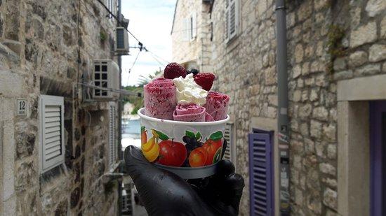 Icy bar Crepe & Rolls